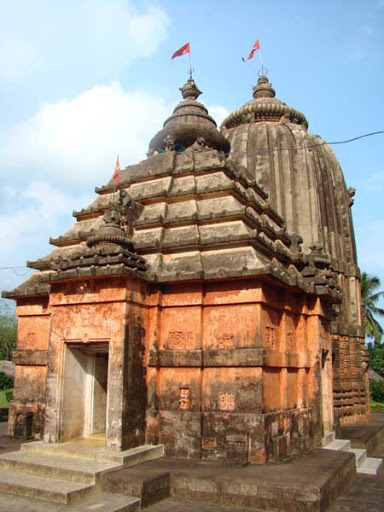 Trilochaneshwar Temple2