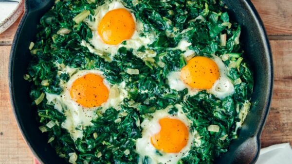 Spinach and egg yolks